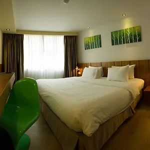 French 2*, Ipoh Malesia